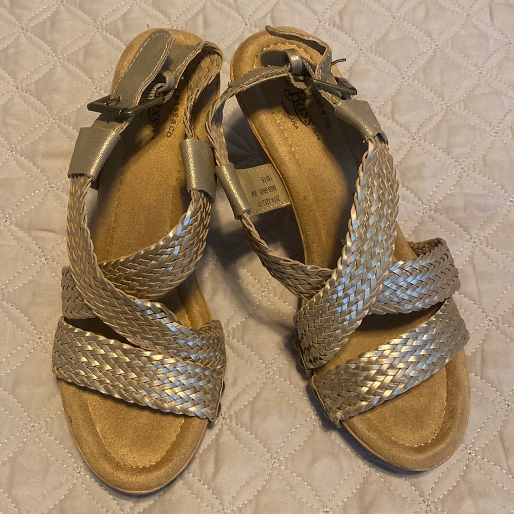 Super comfy only worn once!